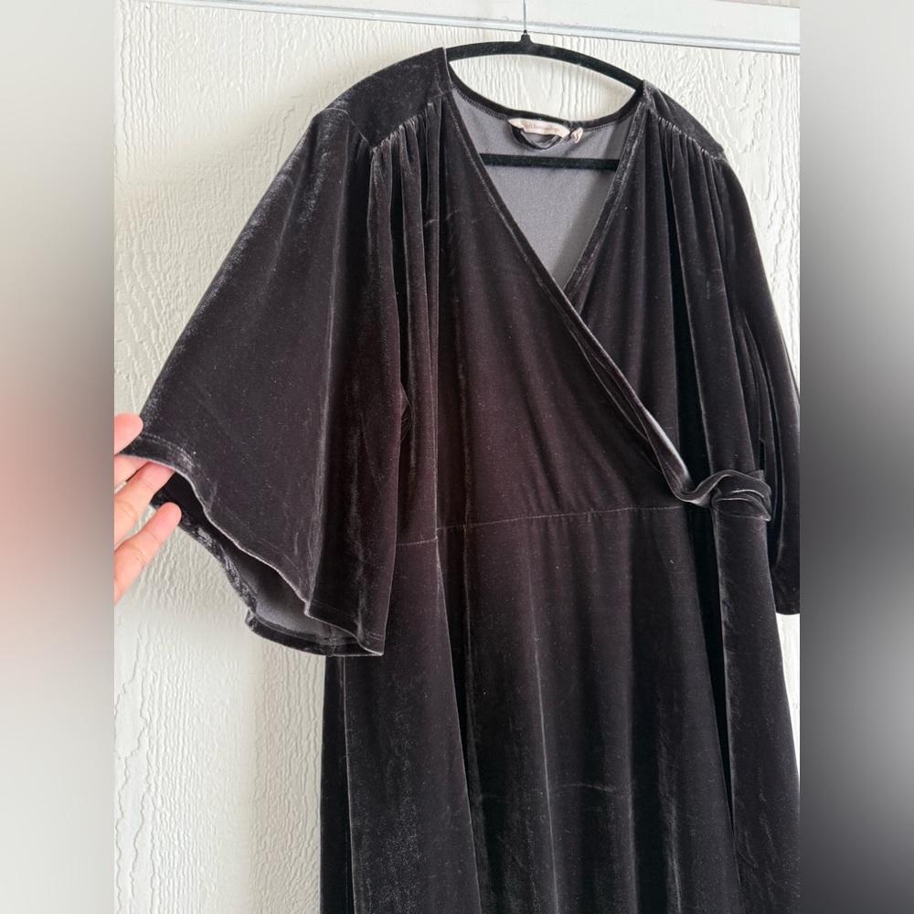 Soft Surrounding Velvet Maxi Dress V-Neck Bell Sleeves Elegant Evening Gown - Picture 3 of 12